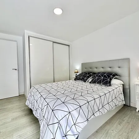 Oasis Club Attic Puerto de la Cruz (Tenerife)